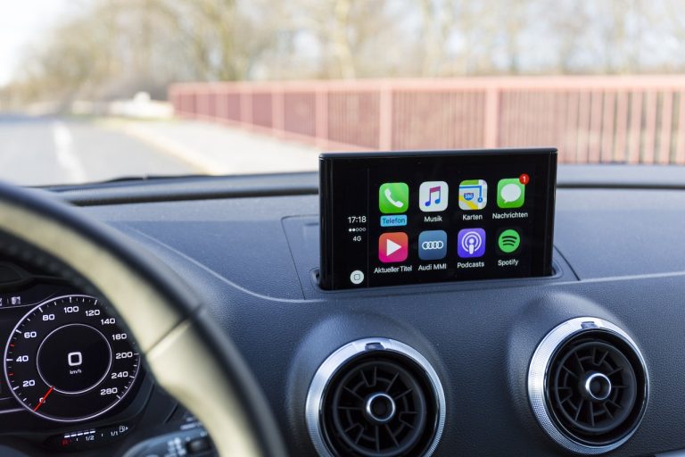 5 Solid Reasons “I Hate Touch Screens in Cars”