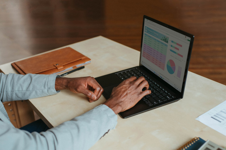What You Need to Know About Taking on Your First Remote Role While Based in Dallas