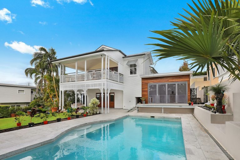How to Launch a Successful Real Estate Business